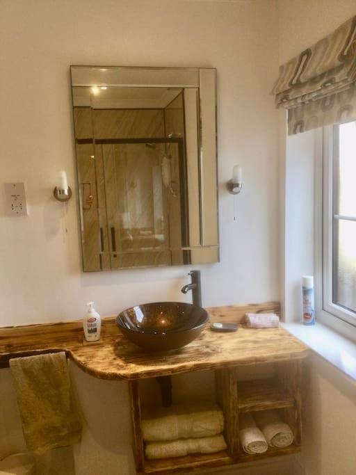 Апартаменты Henwick House Beautiful Flat,Private Parking, Short Walk To Town Лудлоу Экстерьер фото